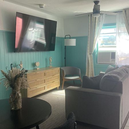 Oasis Palms Resort St. Pete Beach Esterno foto