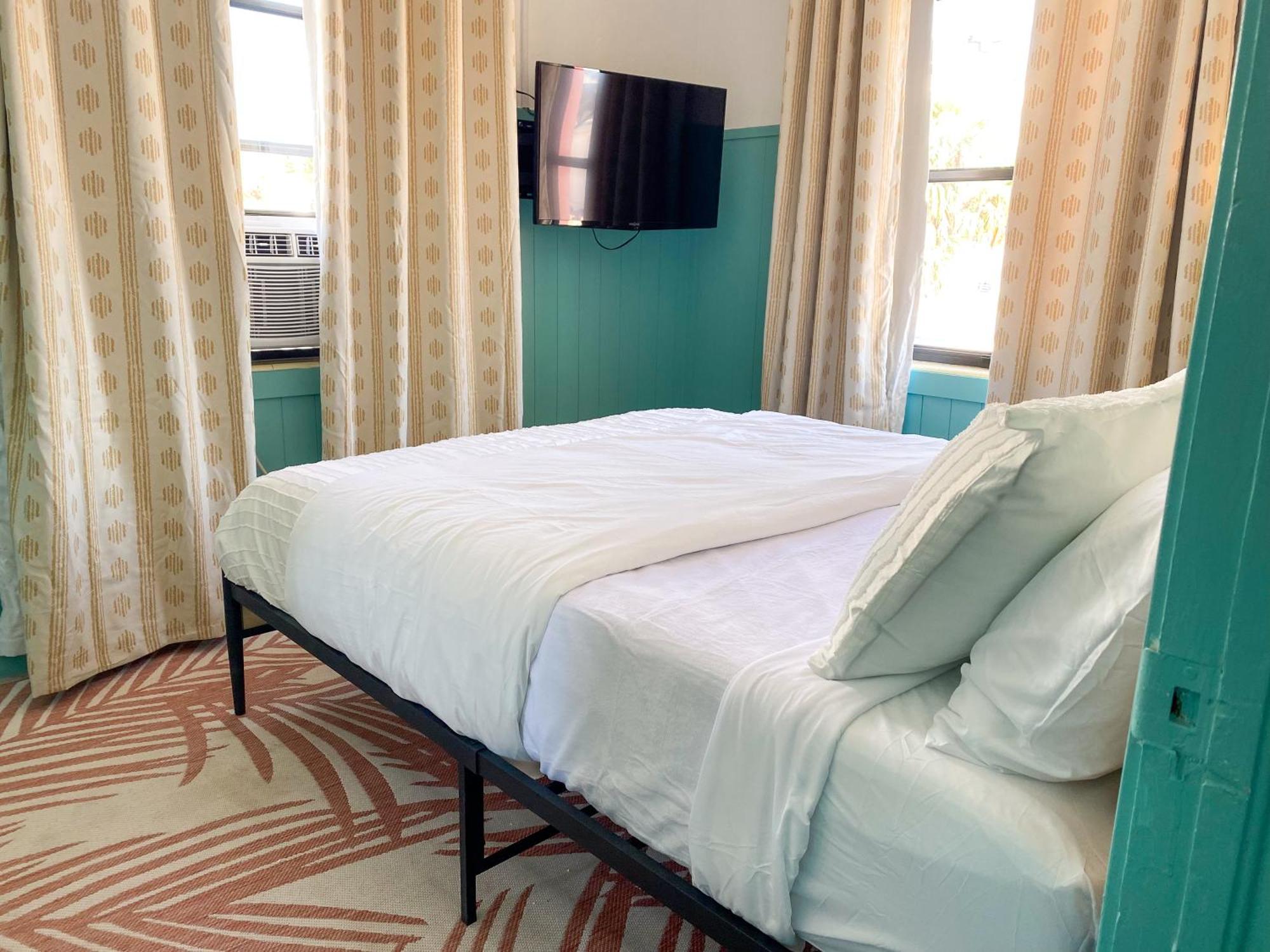 Oasis Palms Resort St. Pete Beach Esterno foto