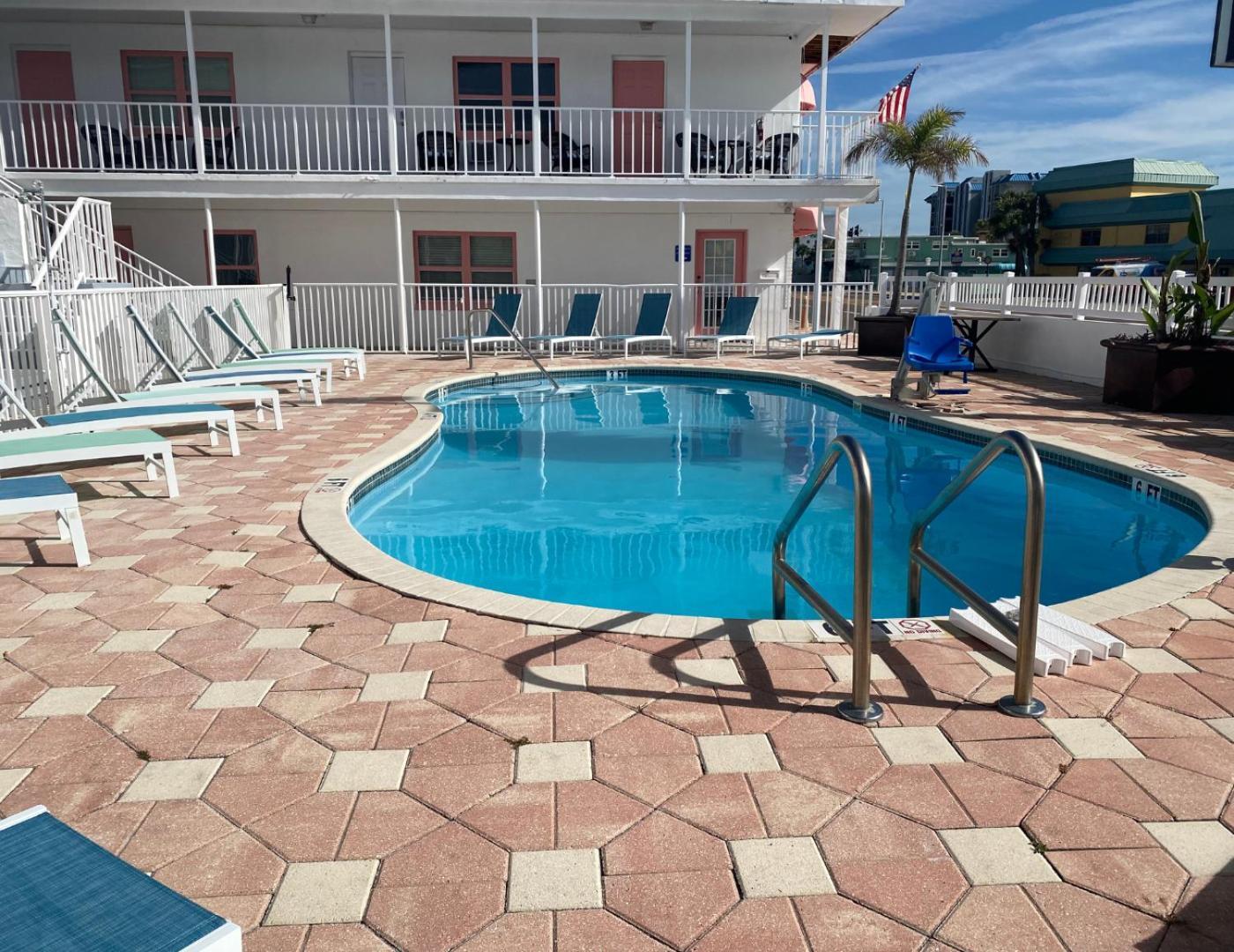 Oasis Palms Resort St. Pete Beach Esterno foto